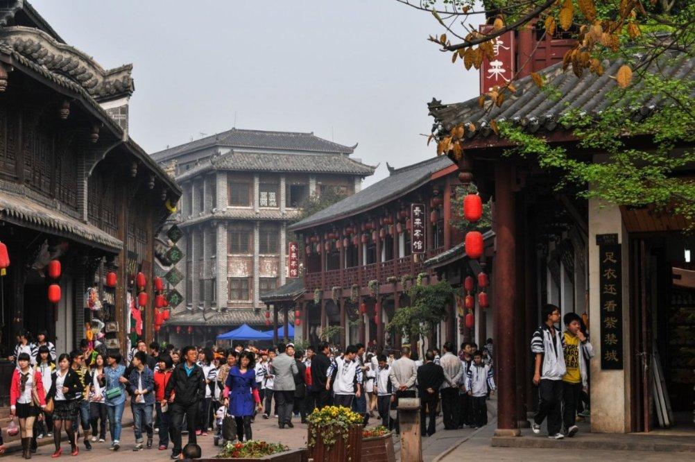 她与撒贝宁结婚4年，原来是个“二婚头”，前夫丝毫不比小撒差！